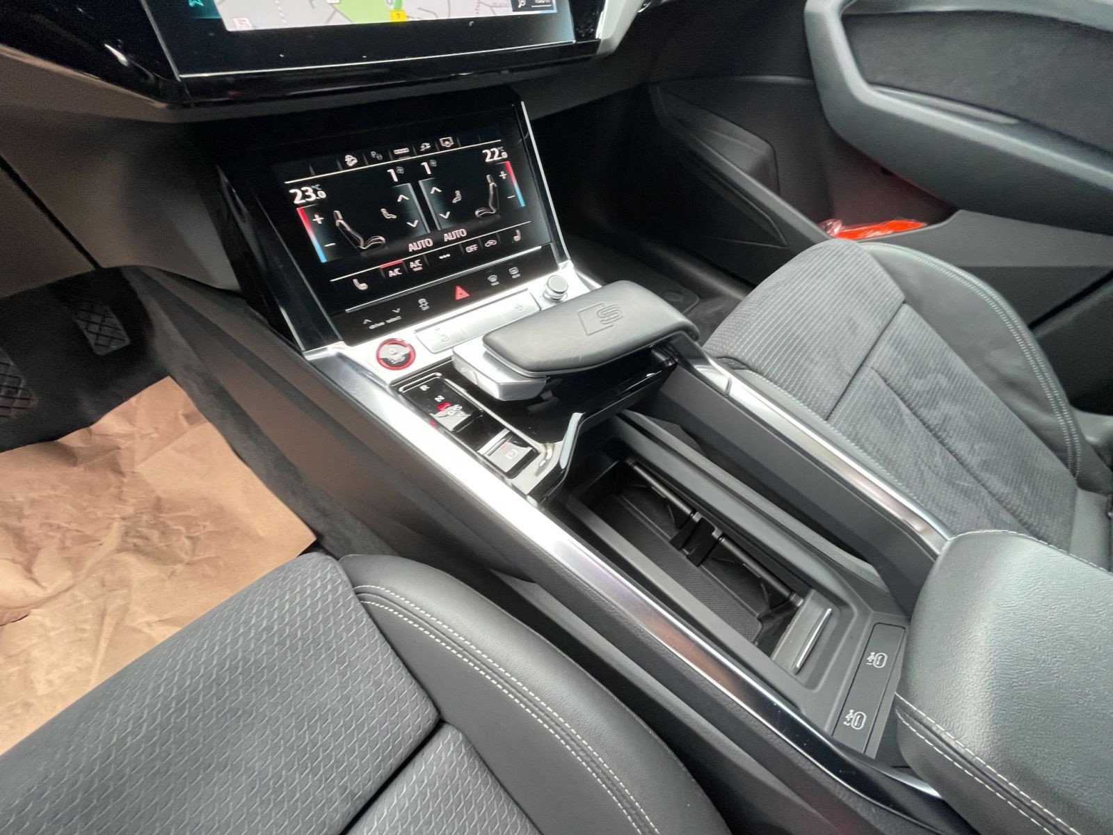 Audi - e-tron S_15
