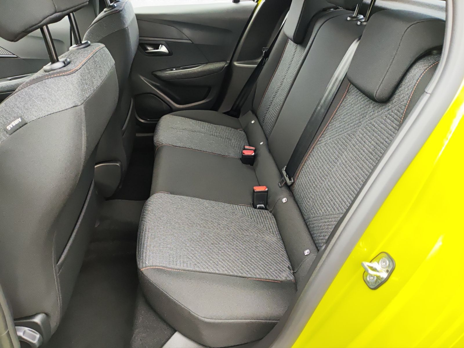 Peugeot - 208_12