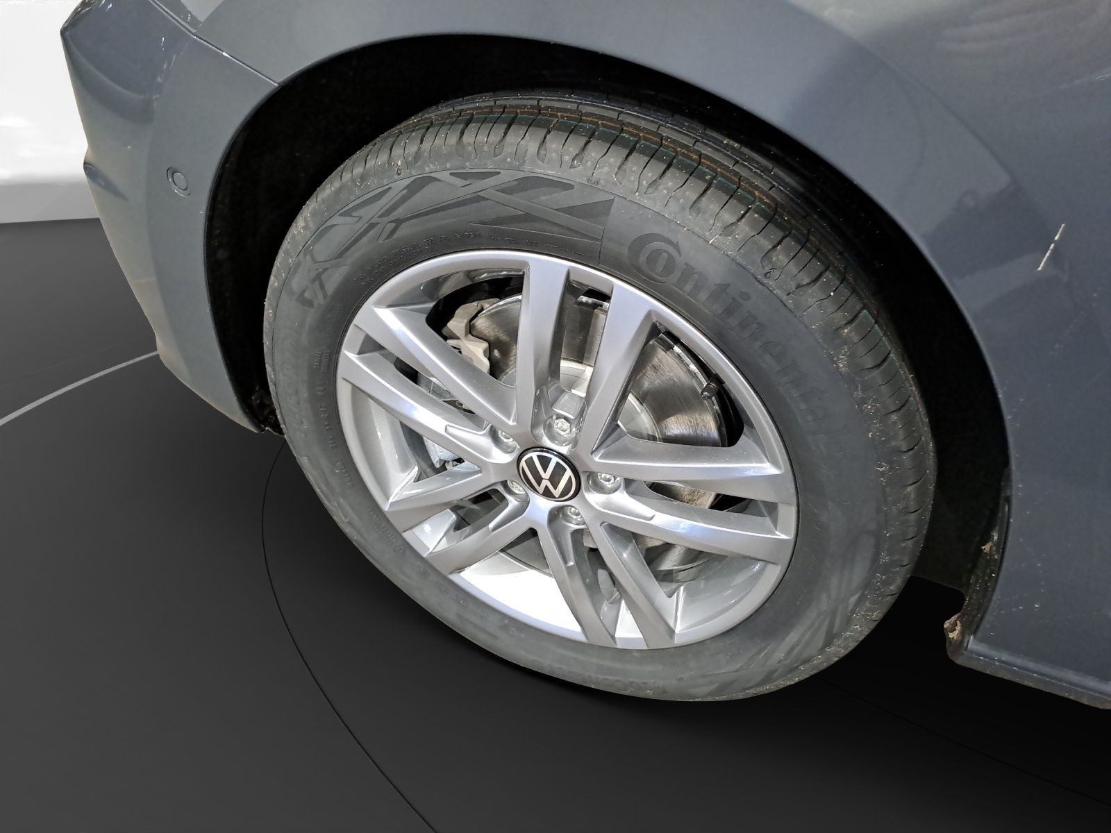Volkswagen - Touran_7