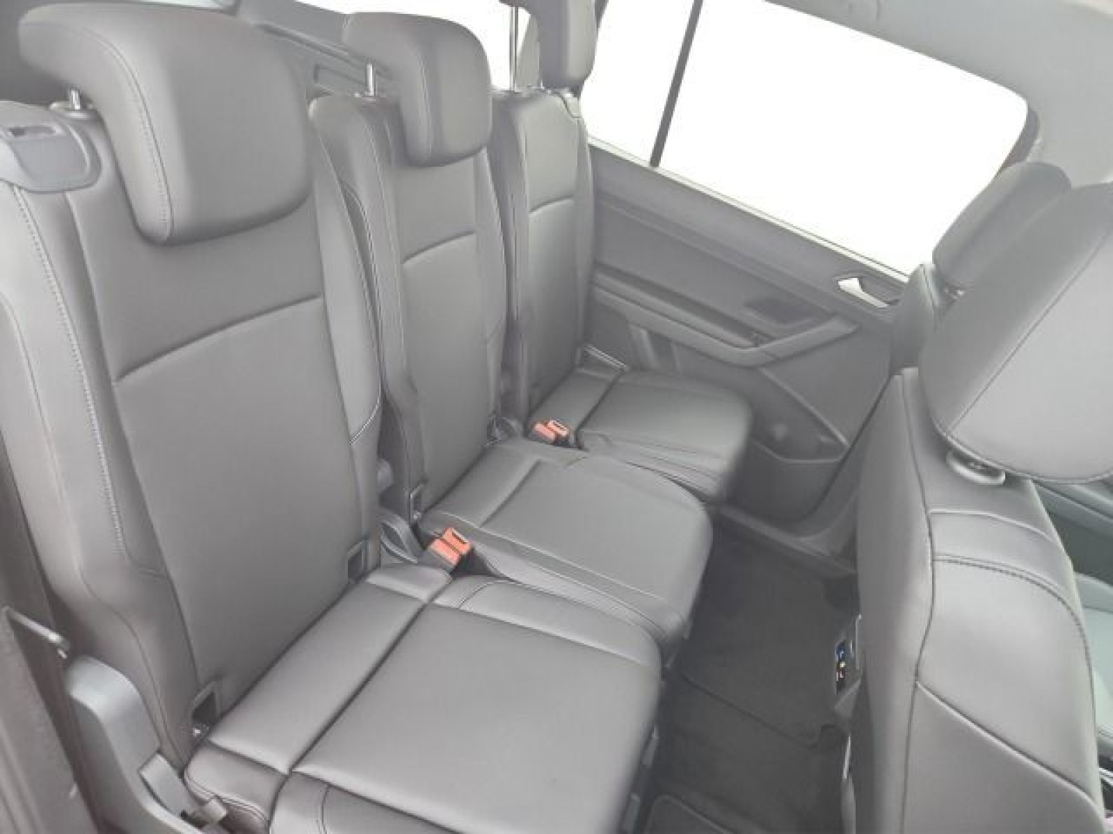 Volkswagen - Touran_16 Volkswagen - Touran_16