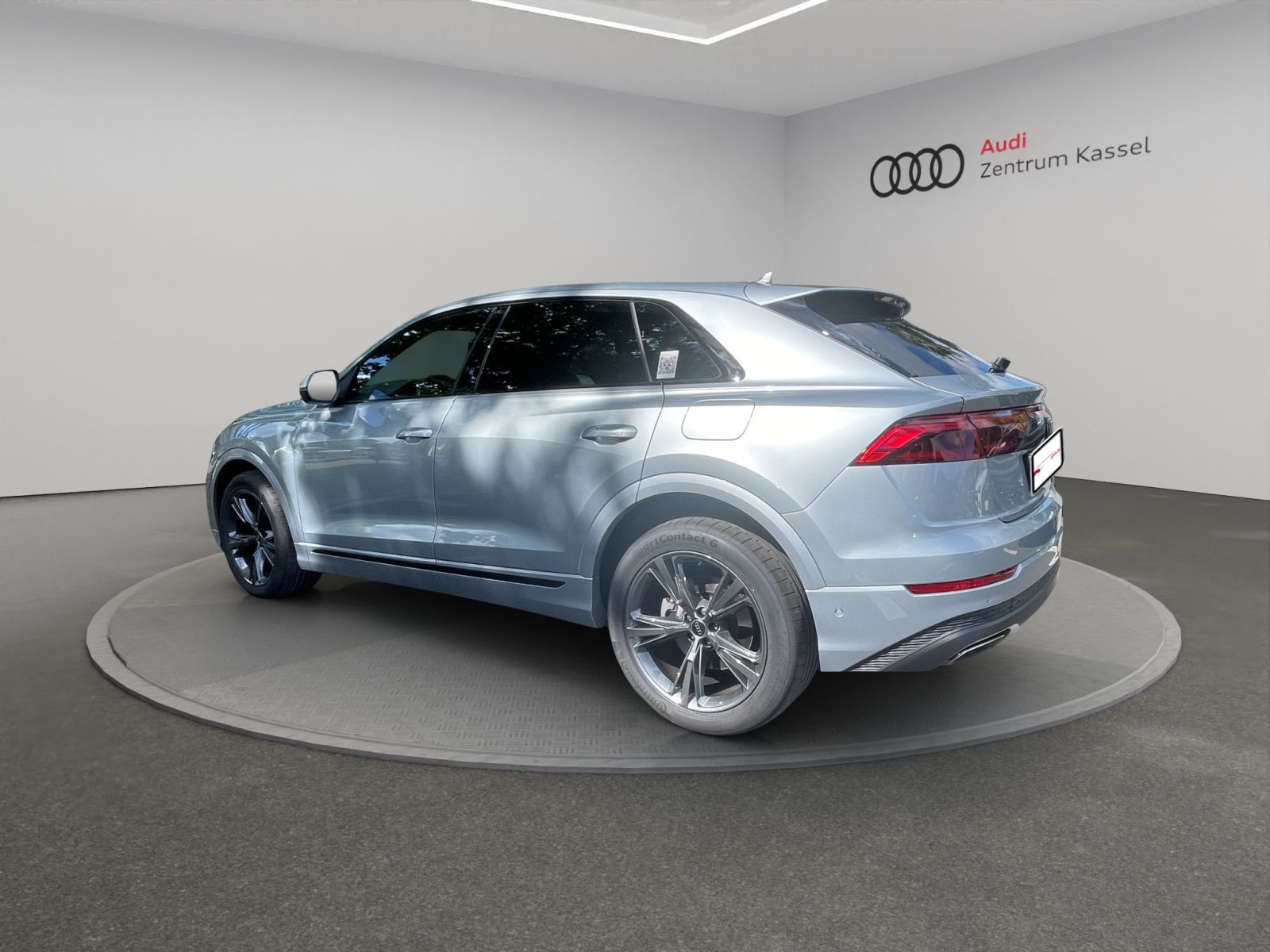 Audi - Q8_5