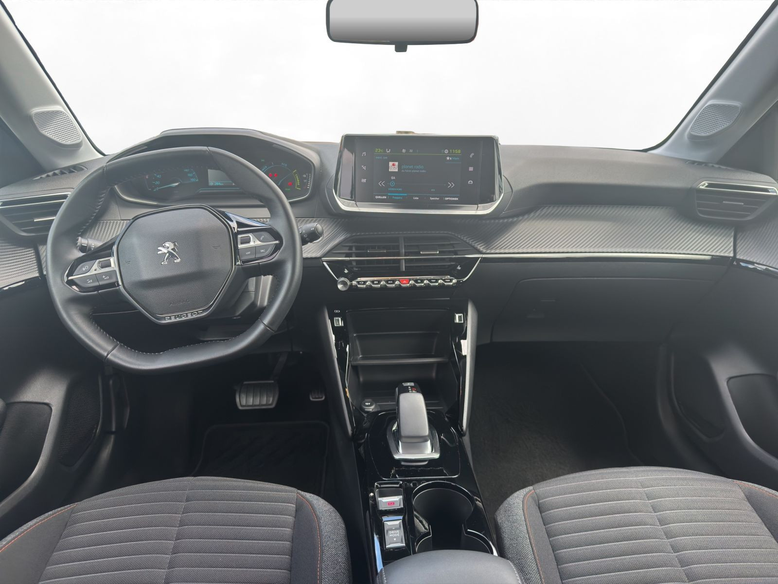Peugeot - 208_8