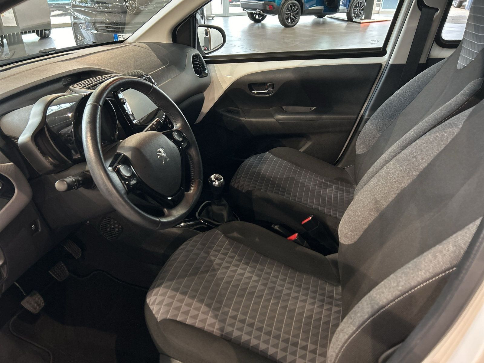 Peugeot - 108_5