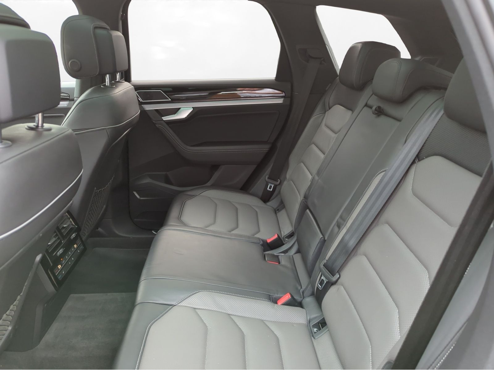 Volkswagen - Touareg_5
