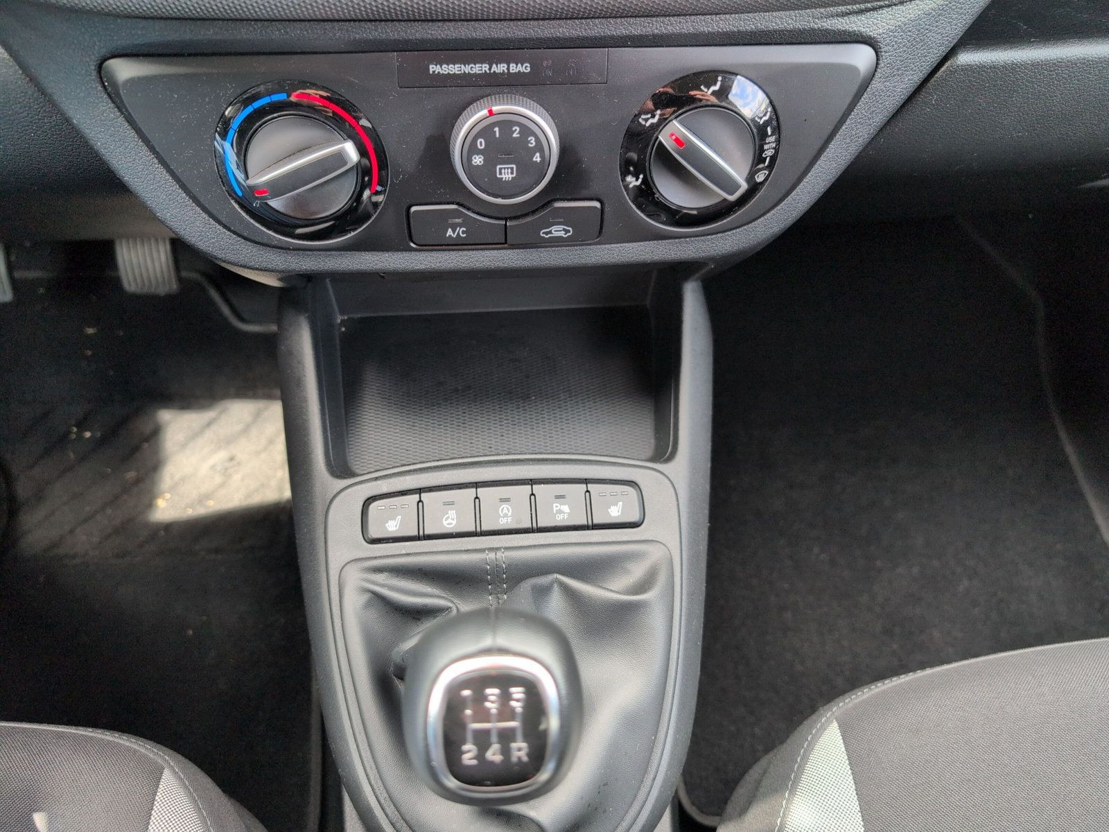 Hyundai - i10_12