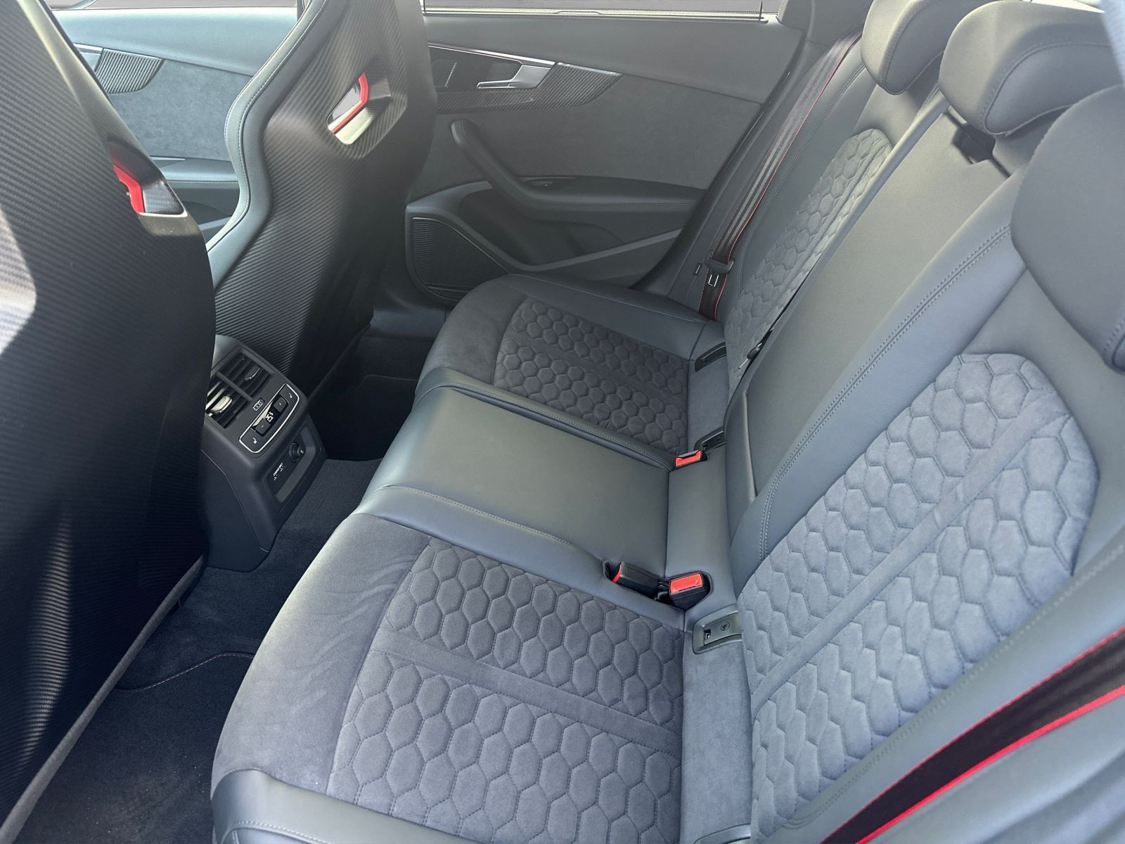 Audi - RS 4_12