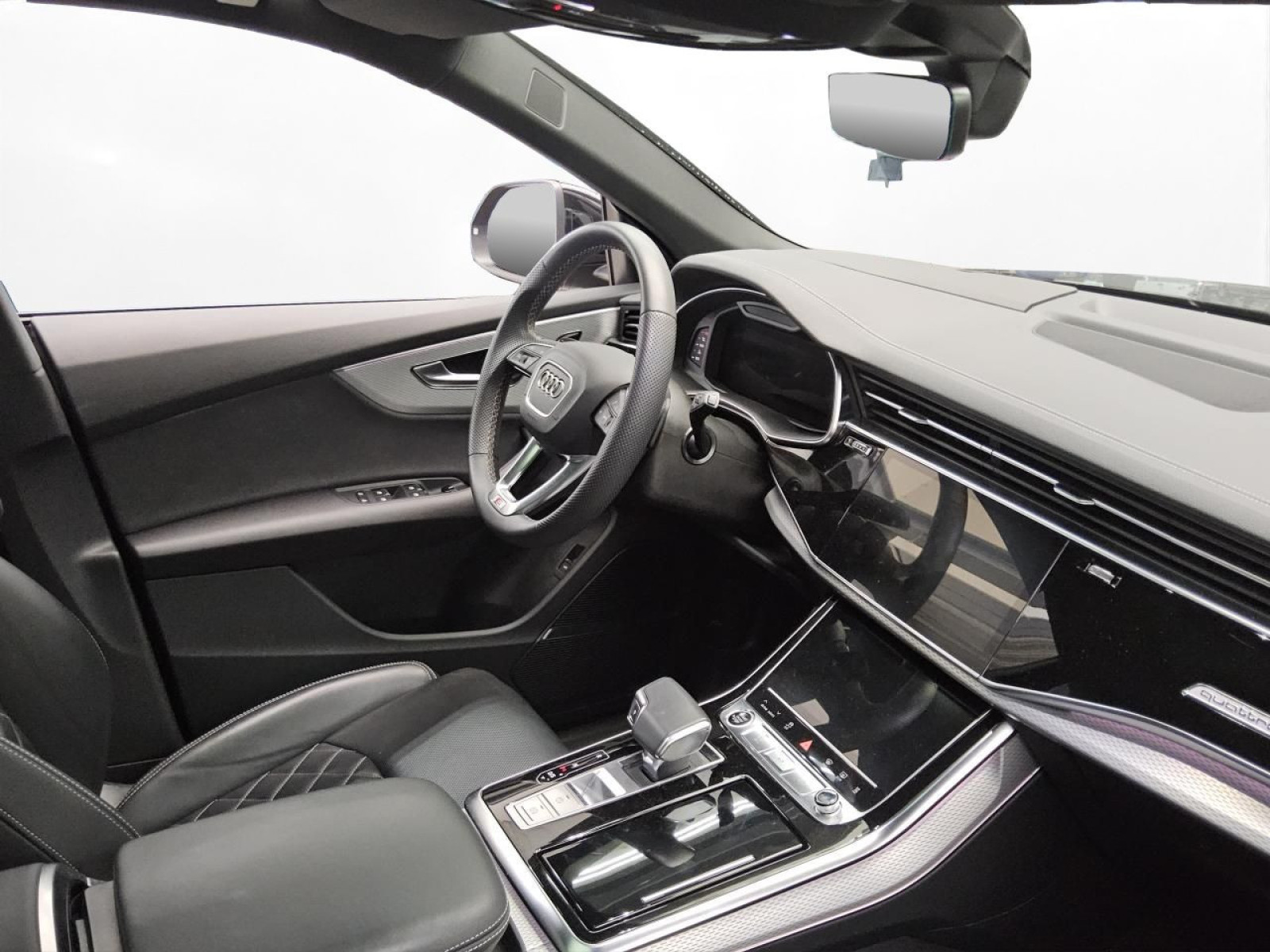 Audi - Q8_5