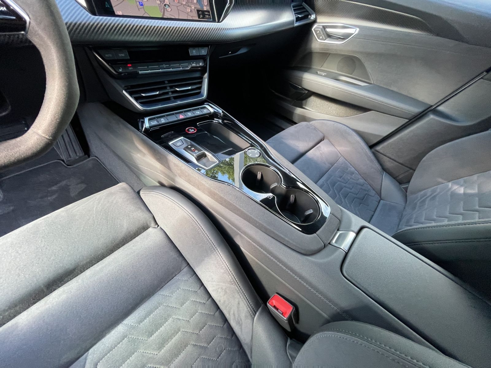 Audi - e-tron GT quattro_15