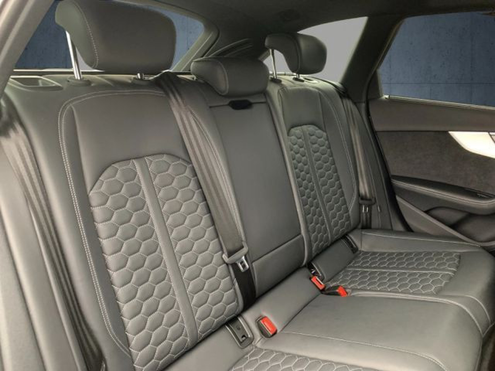 Audi - RS 4 Avant_19
