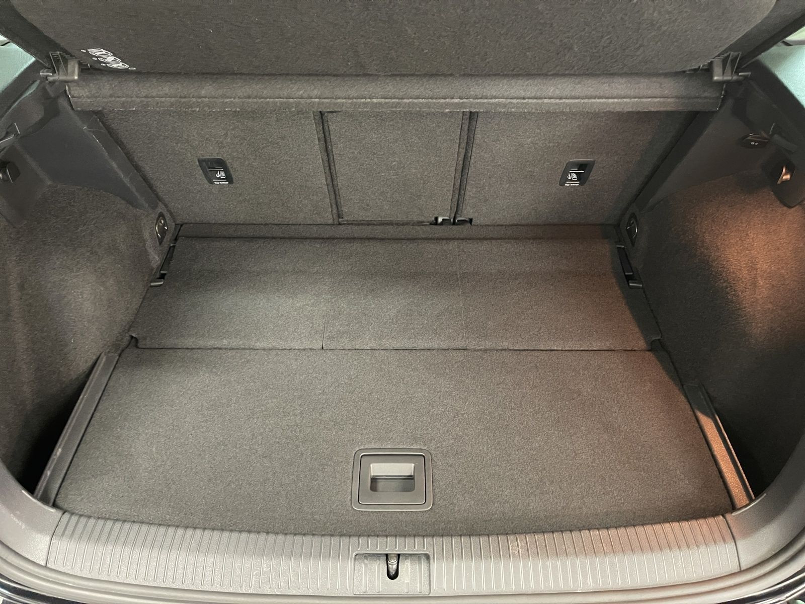 Volkswagen - Golf Sportsvan_24