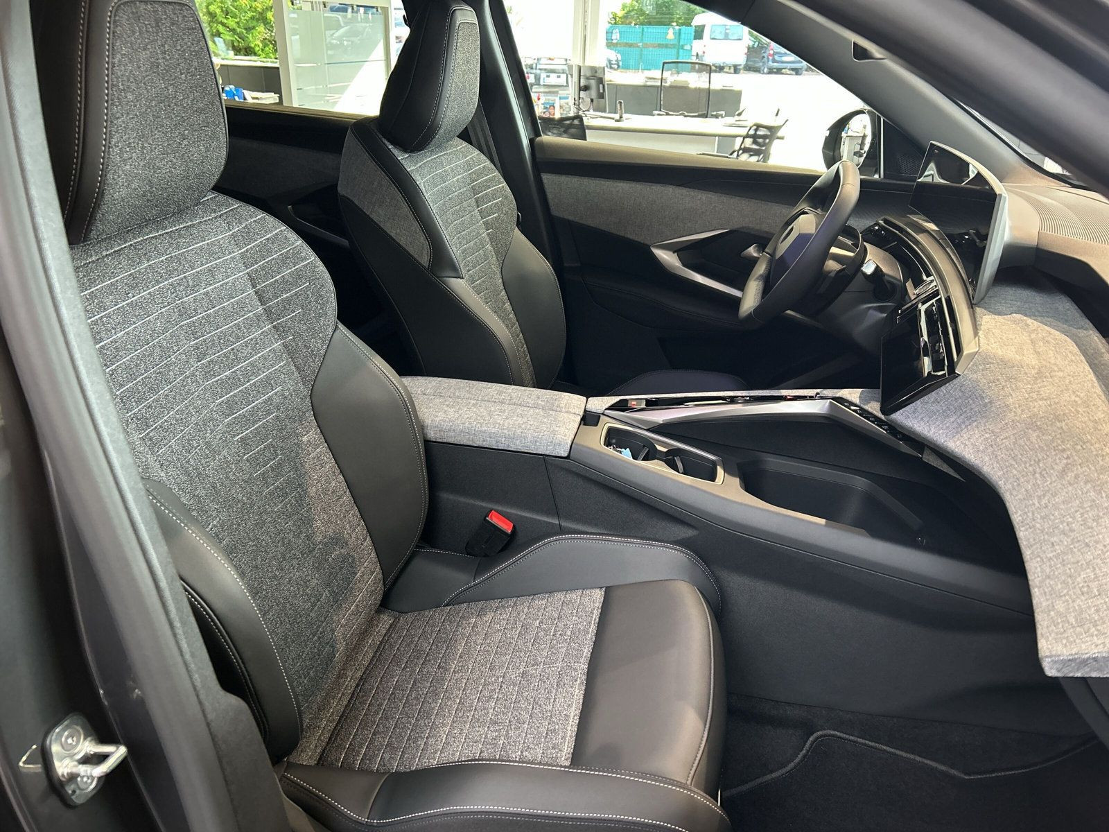 Peugeot - 5008_8