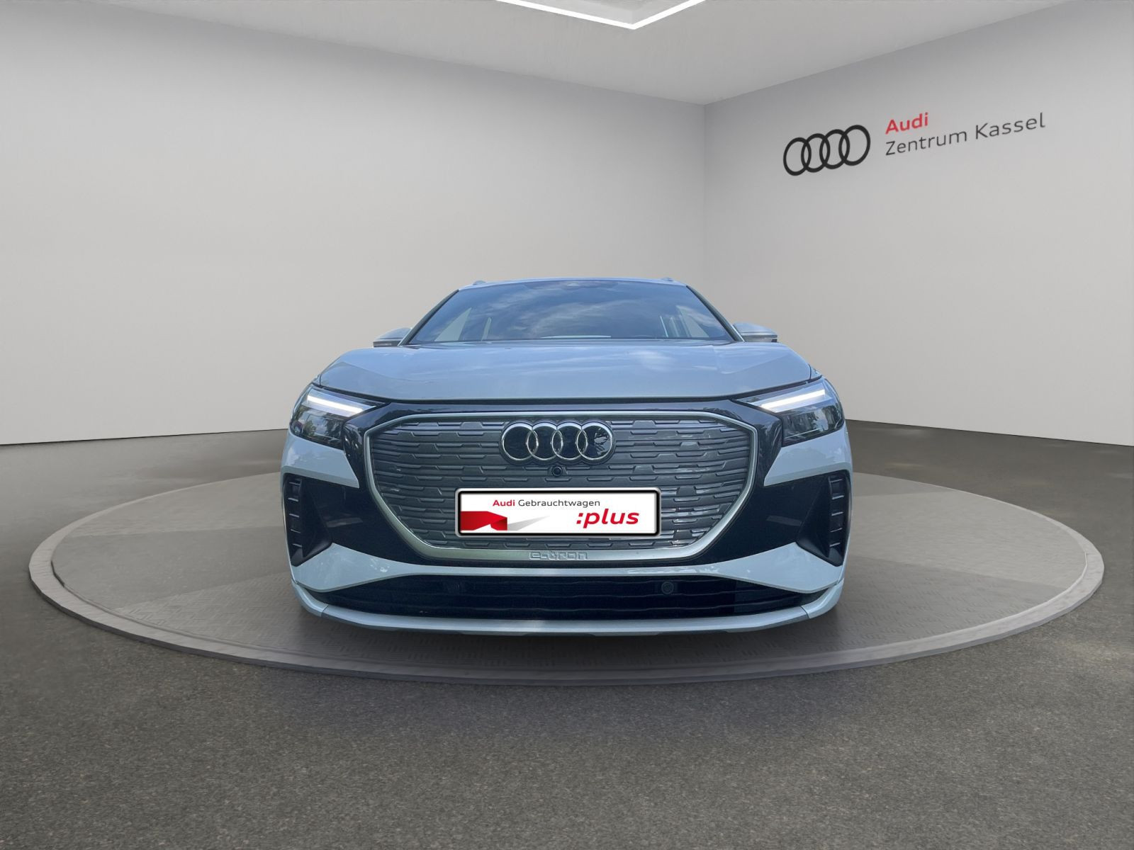 Audi - Q4_10