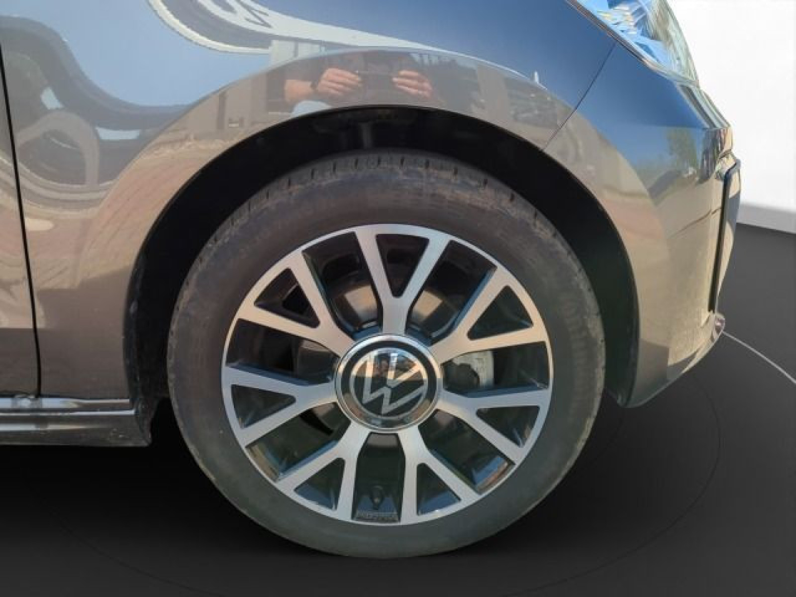 Volkswagen - e-up!_13