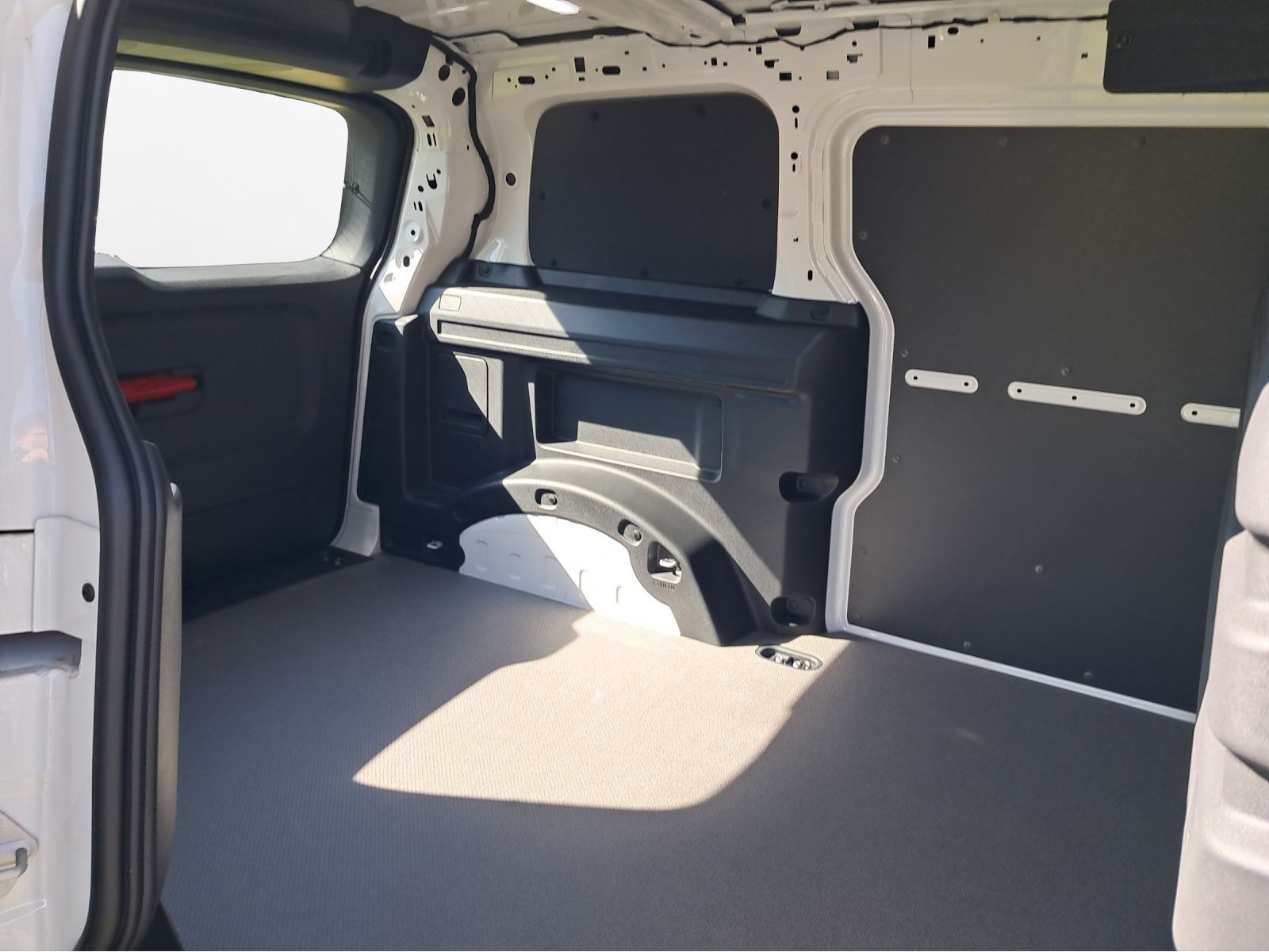 Volkswagen - ID. Buzz Cargo_14