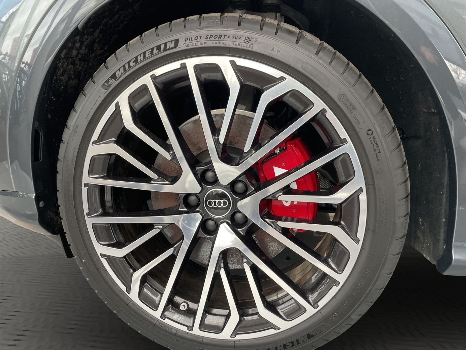 Audi - SQ5_21