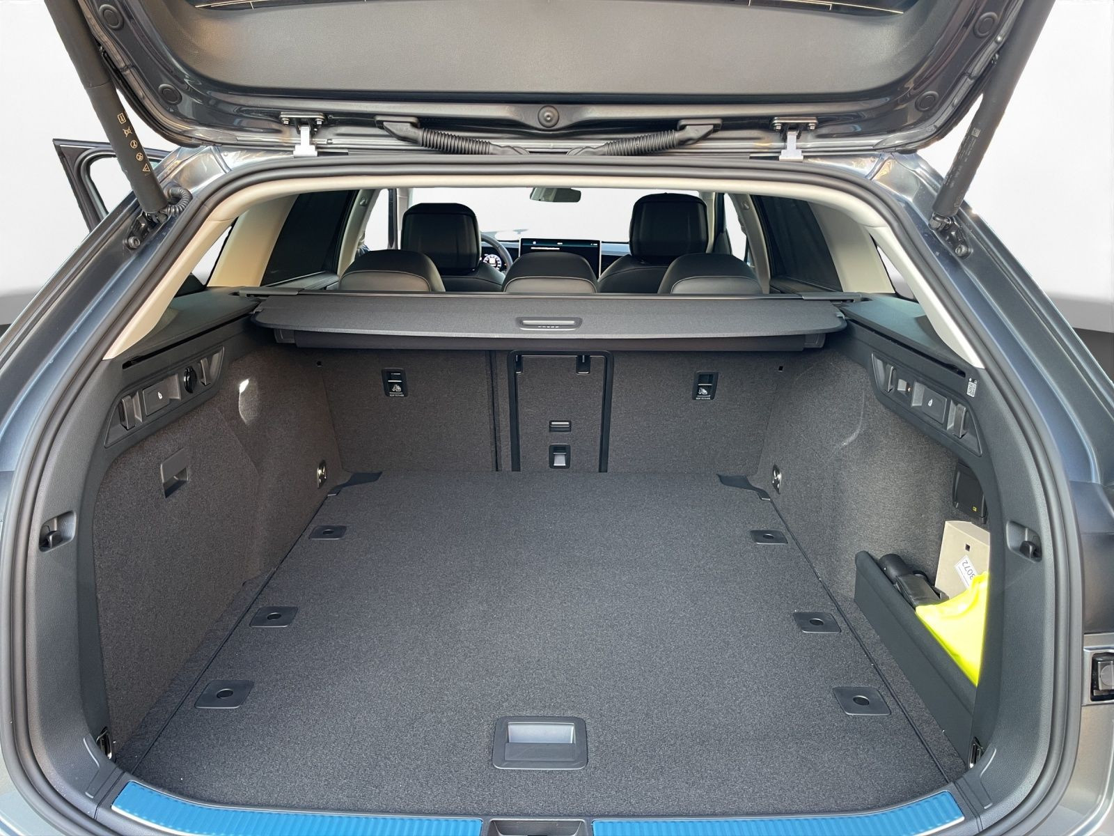 Volkswagen - Passat_13