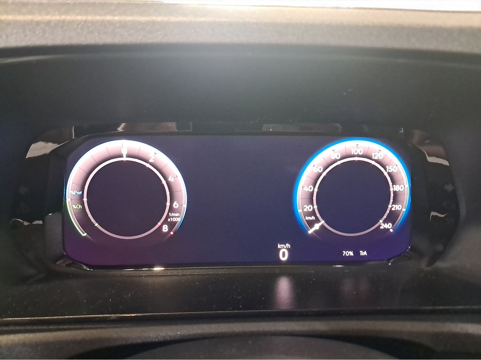 Volkswagen - Caddy Maxi_15