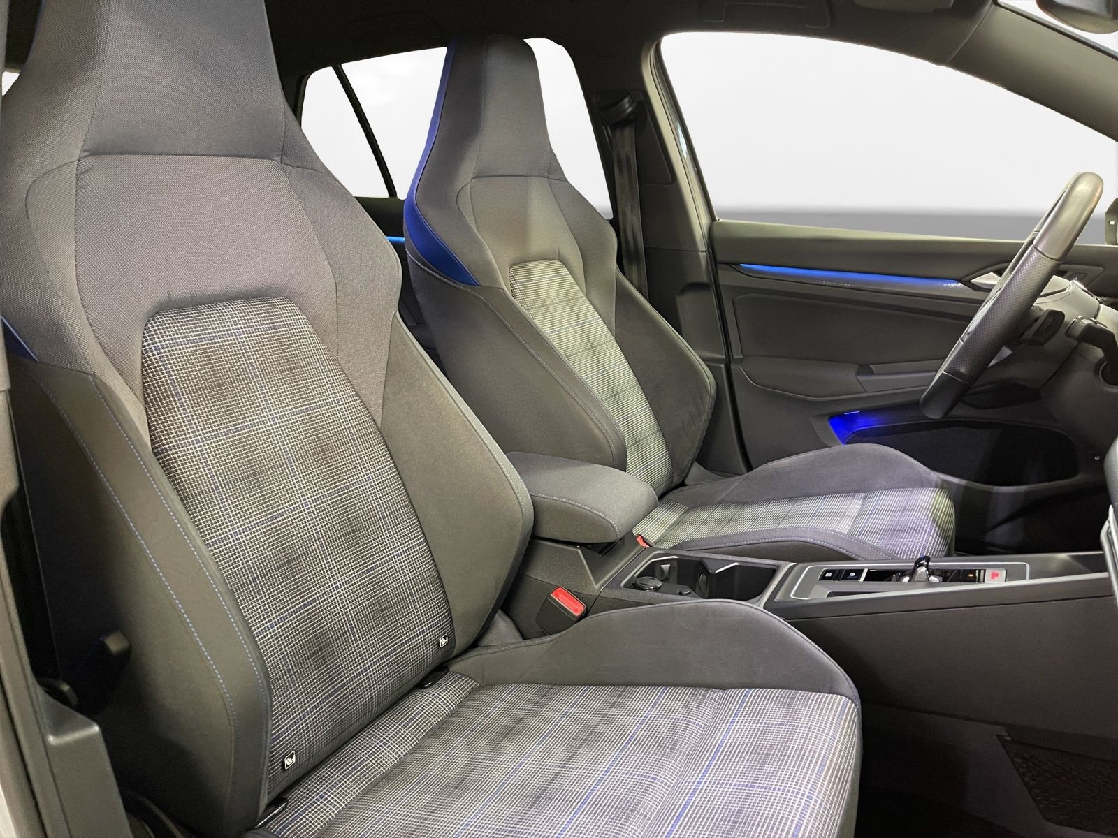 Volkswagen - Golf_12