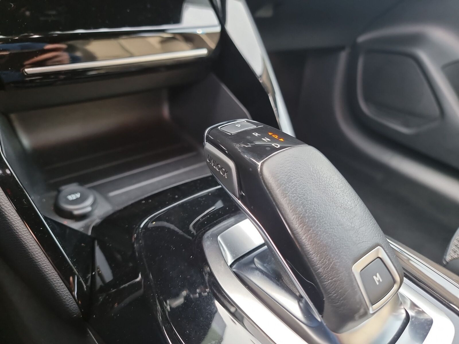 Peugeot - 208_15