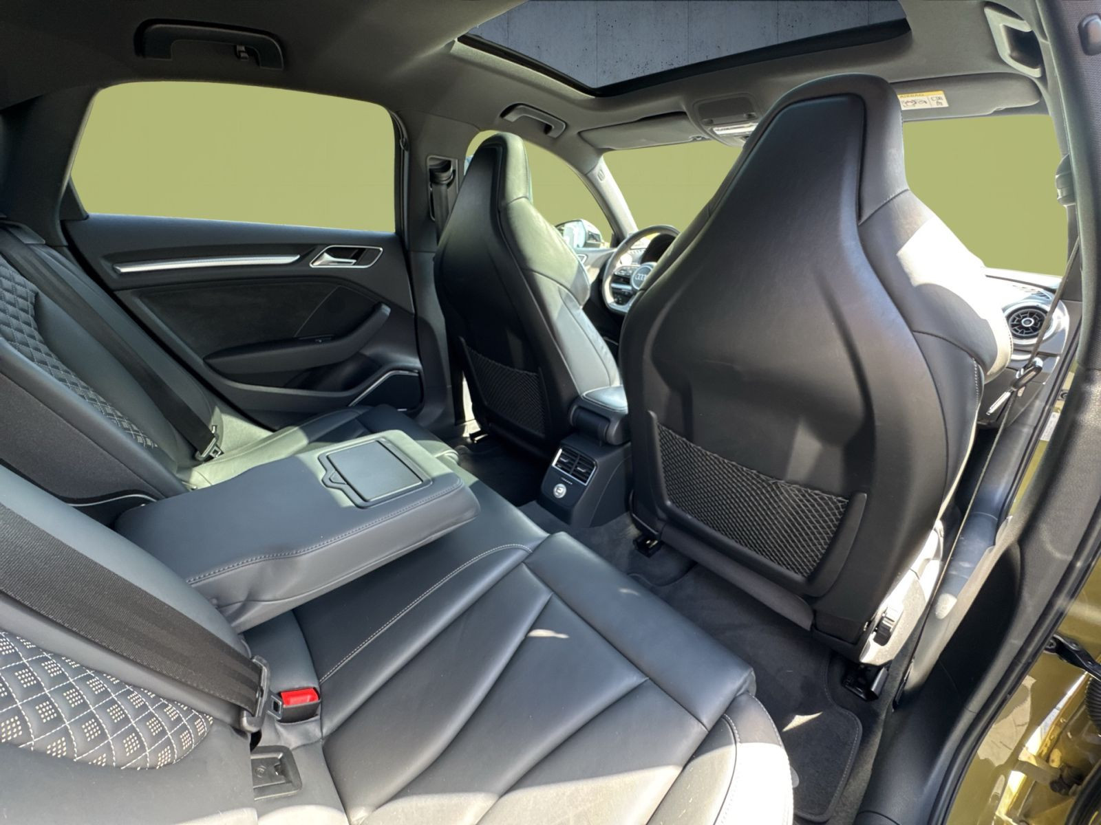 Audi - RS 3 Limousine_21