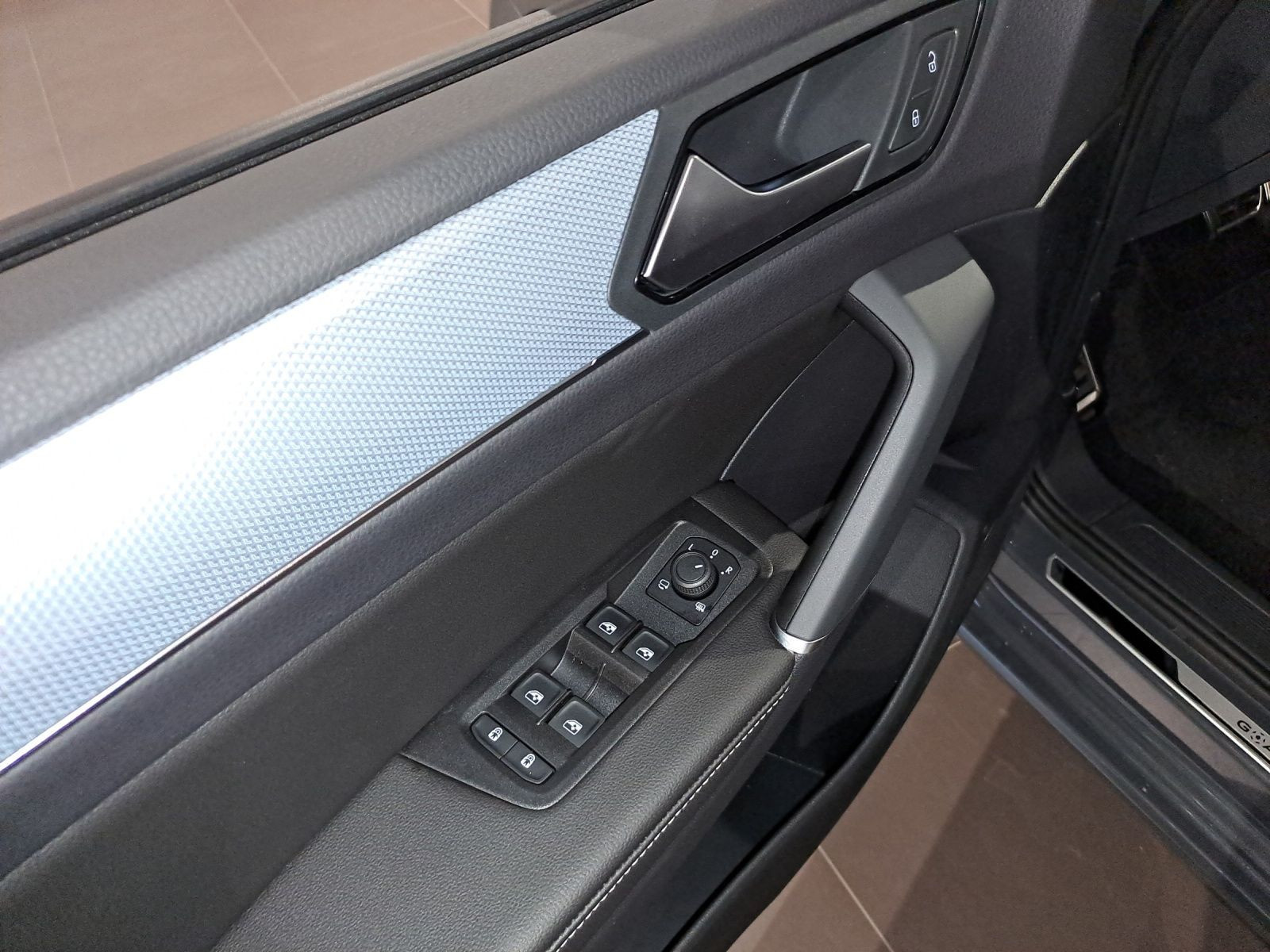 Volkswagen - Touran_15