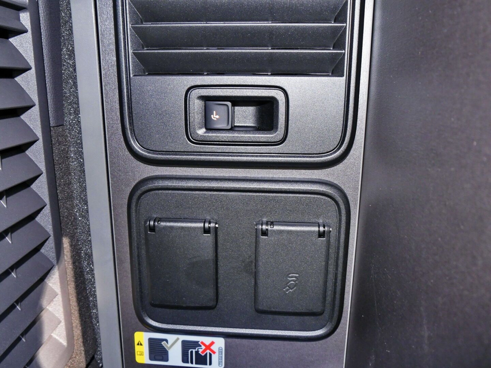 Volkswagen - California_10