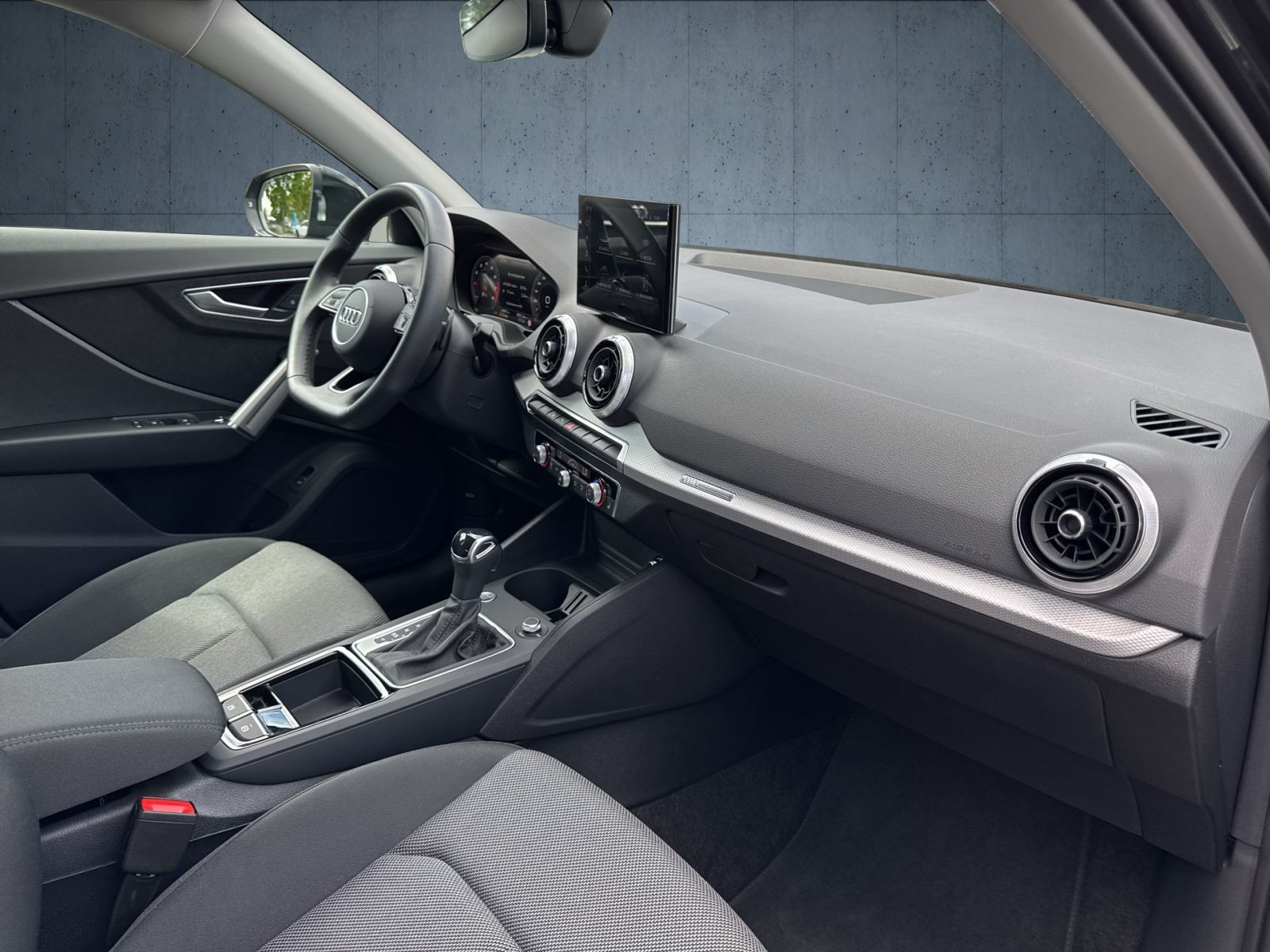 Audi - Q2_16