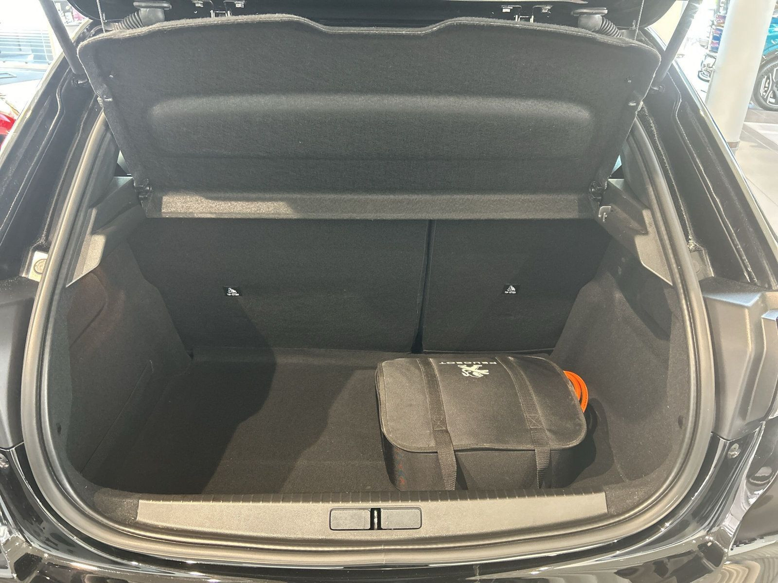 Peugeot - 208_7