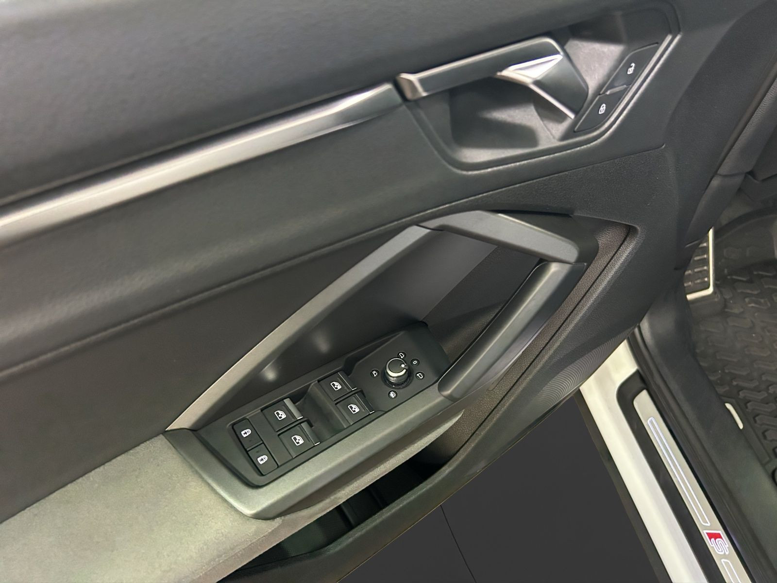 Audi - Q3_12 Audi - Q3_12