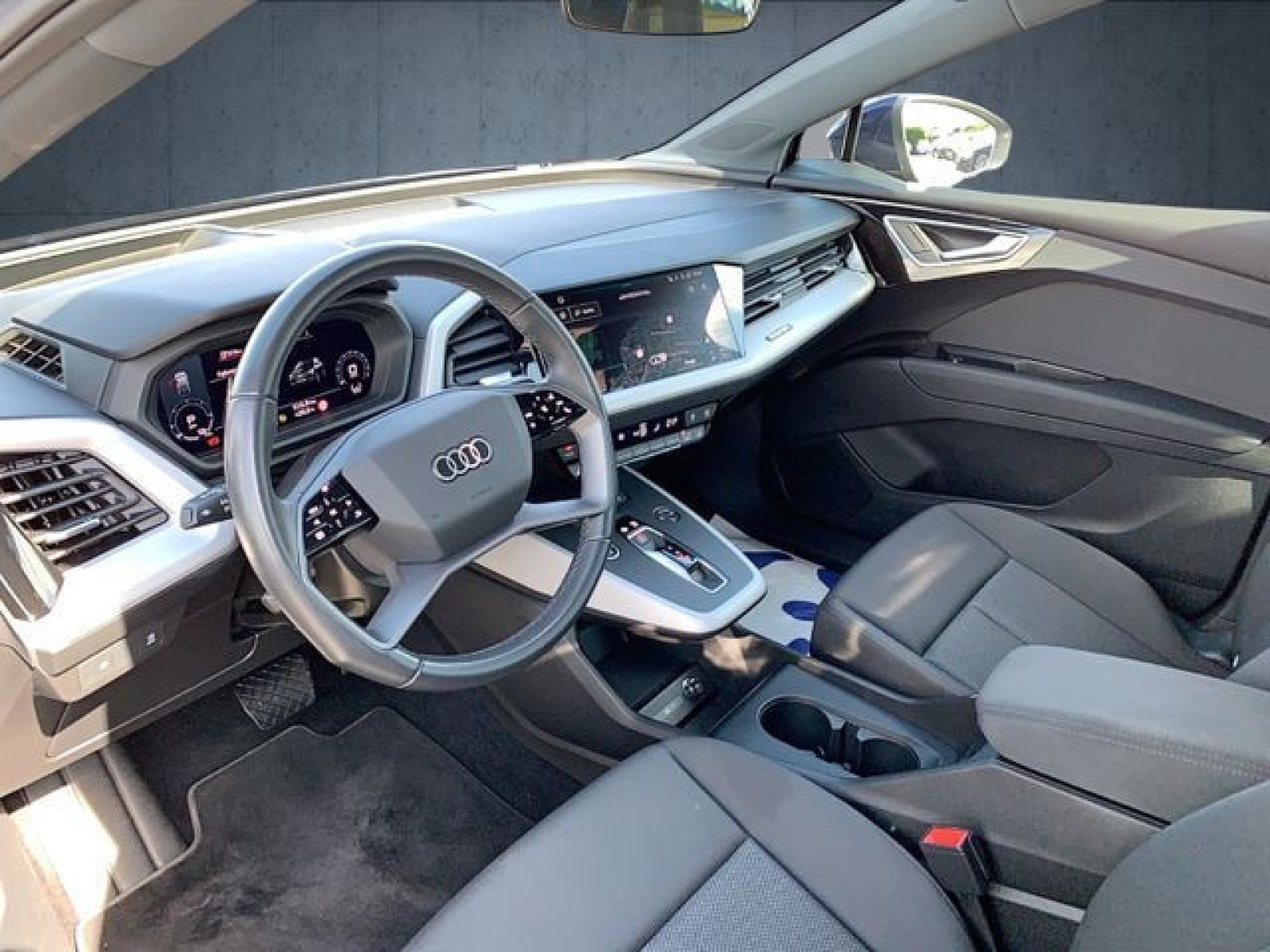 Audi - Q4 e-tron_12
