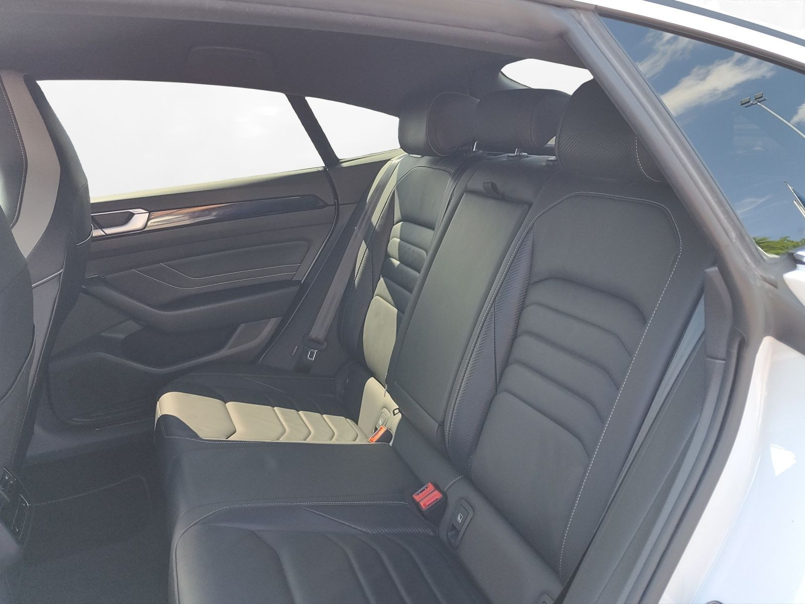 Volkswagen - Arteon_6