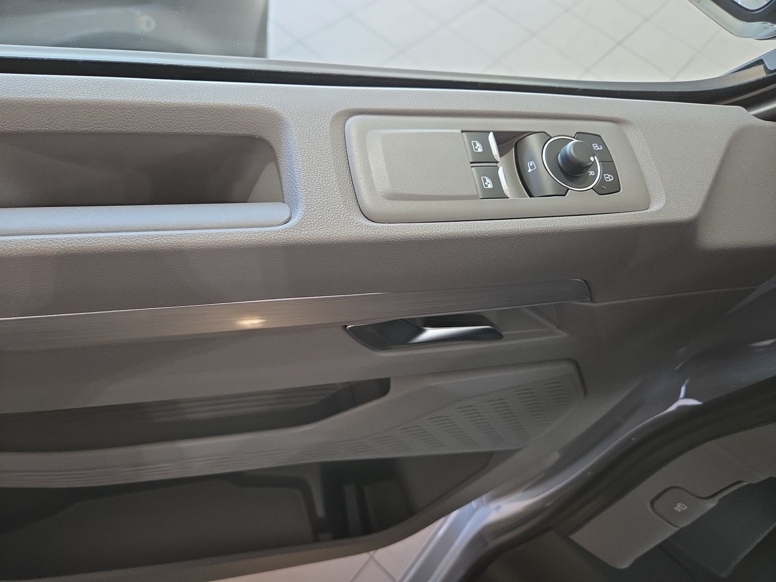 Volkswagen - T7 Caravelle_14