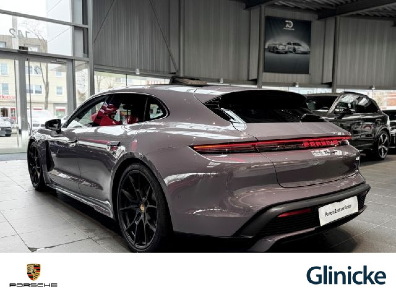 Porsche - Taycan_3