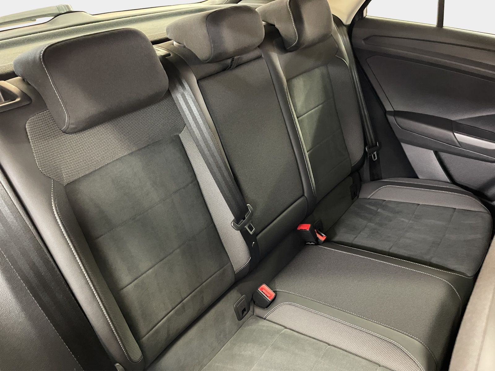 Volkswagen - T-Roc_19