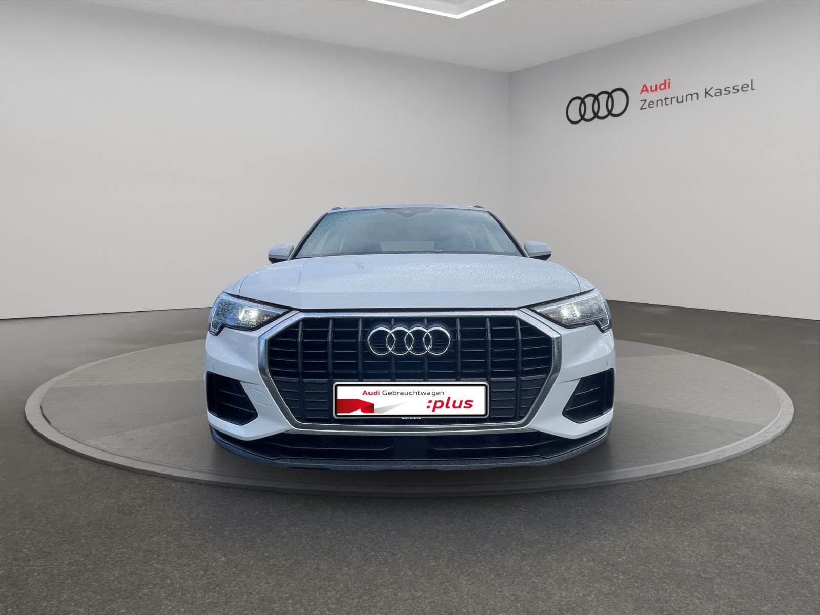 Audi - Q3_10