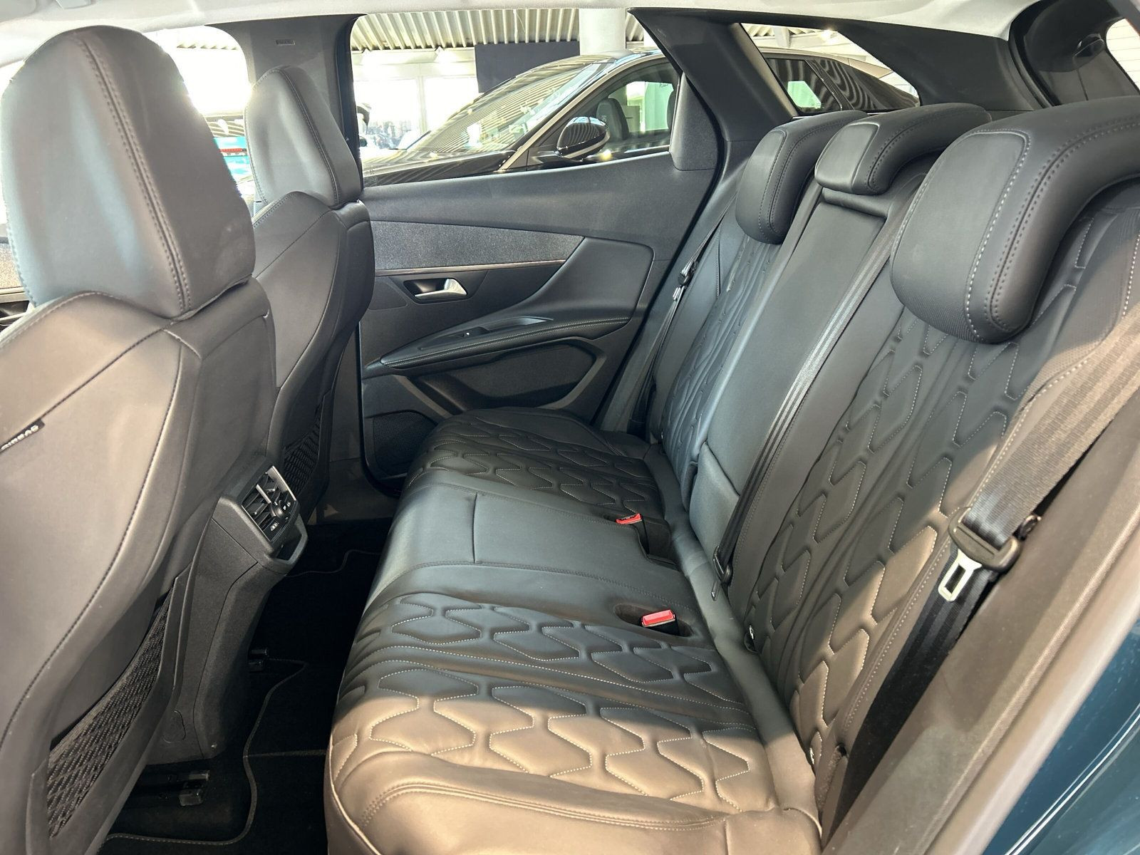 Peugeot - 3008_11