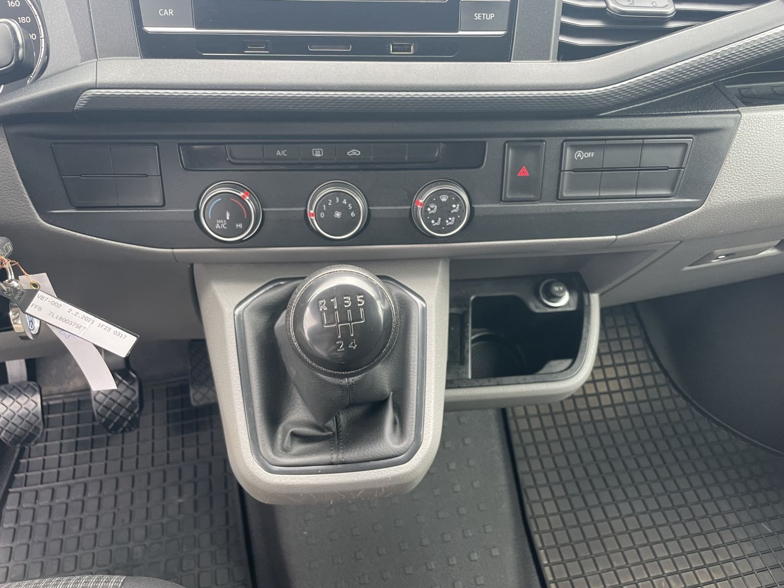 Volkswagen - T6.1 Transporter_10