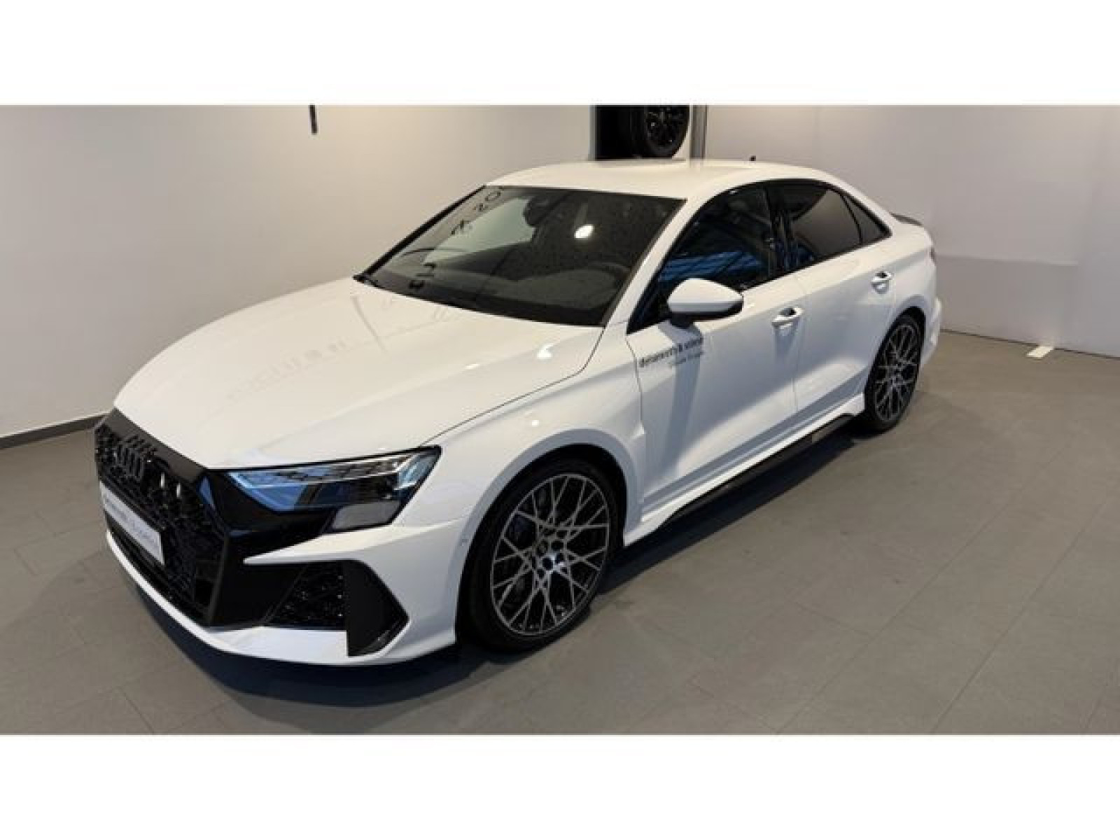 Audi - RS 3_28