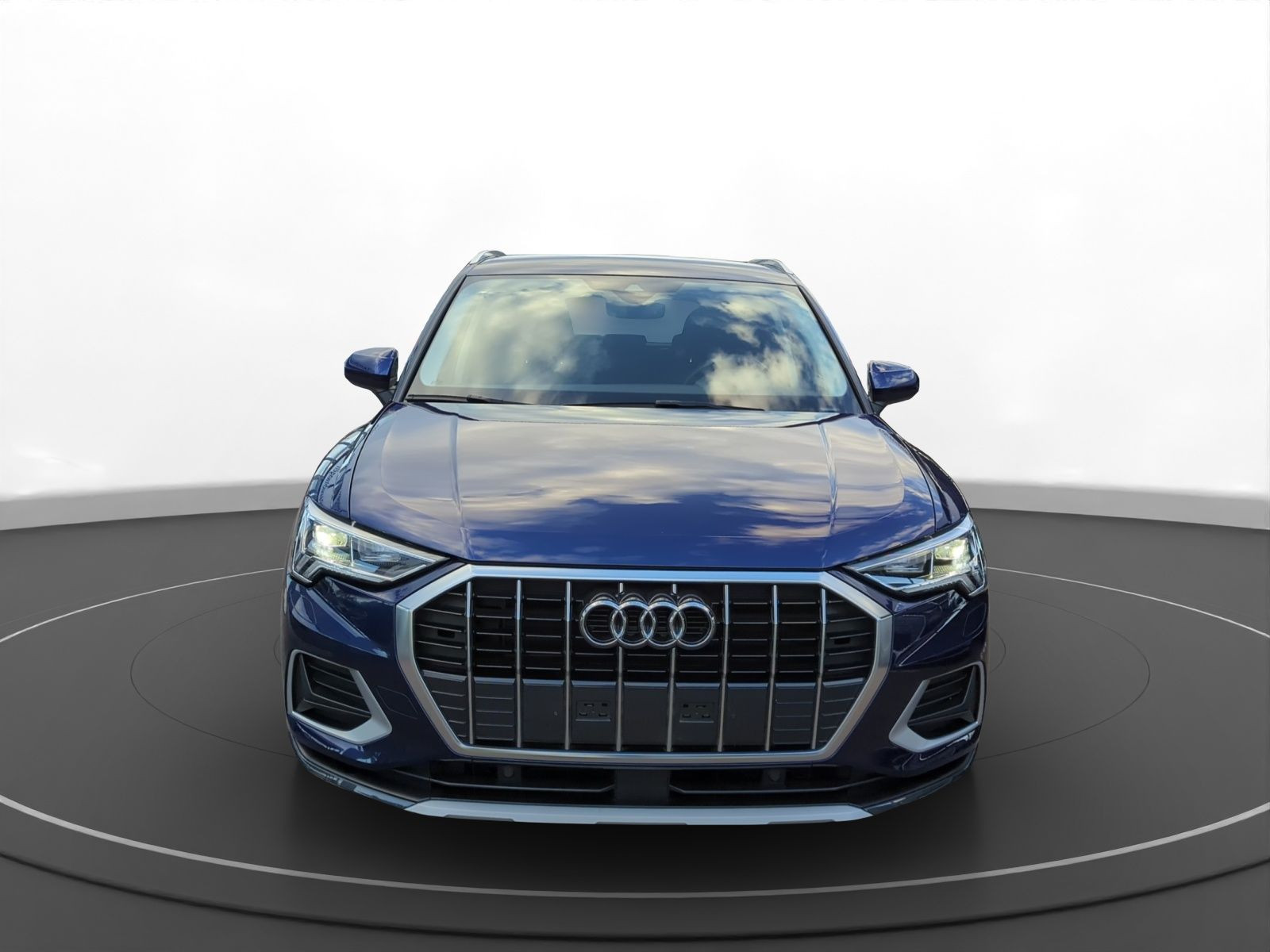 Audi - Q3_15