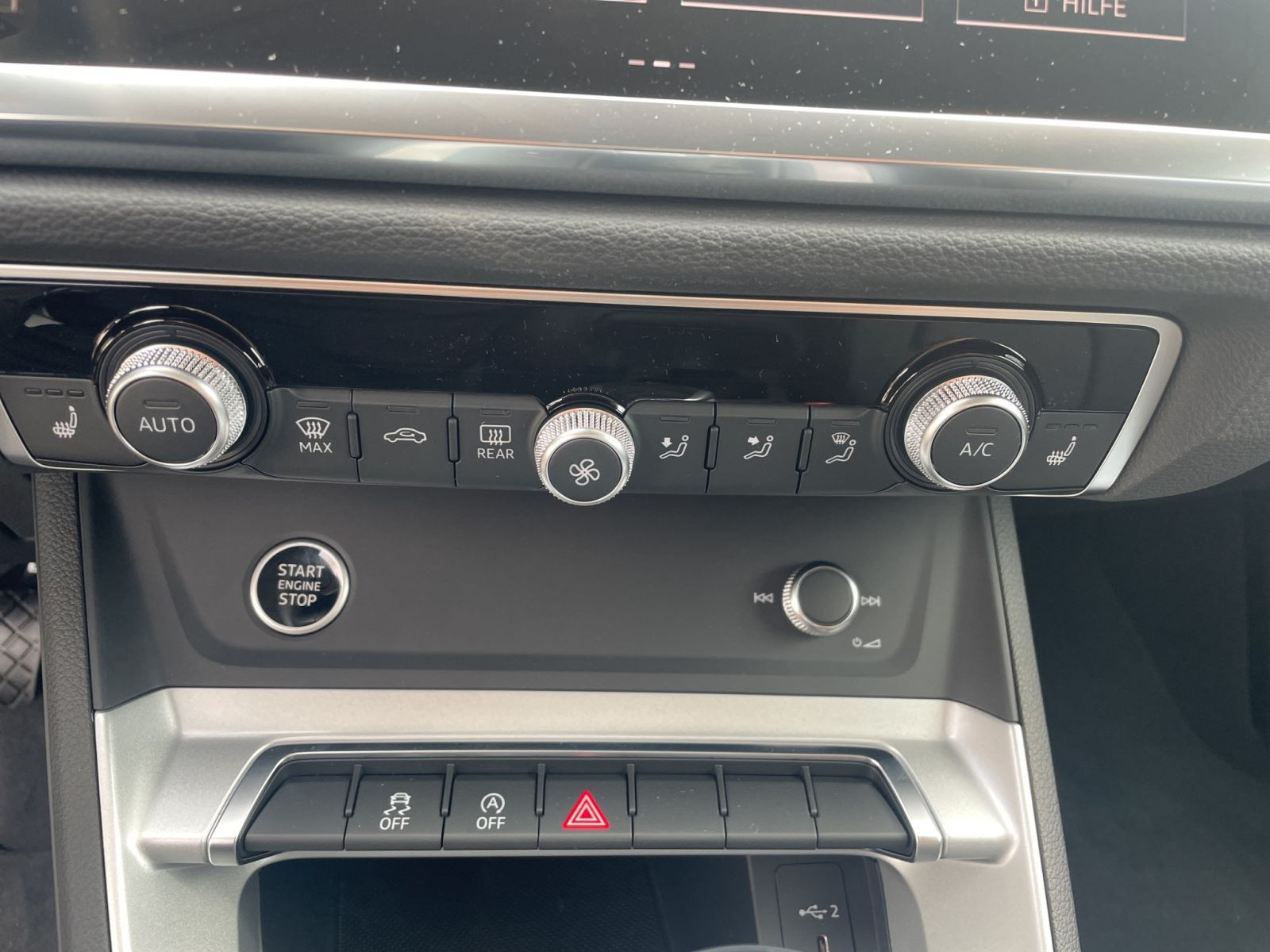 Audi - Q3_22