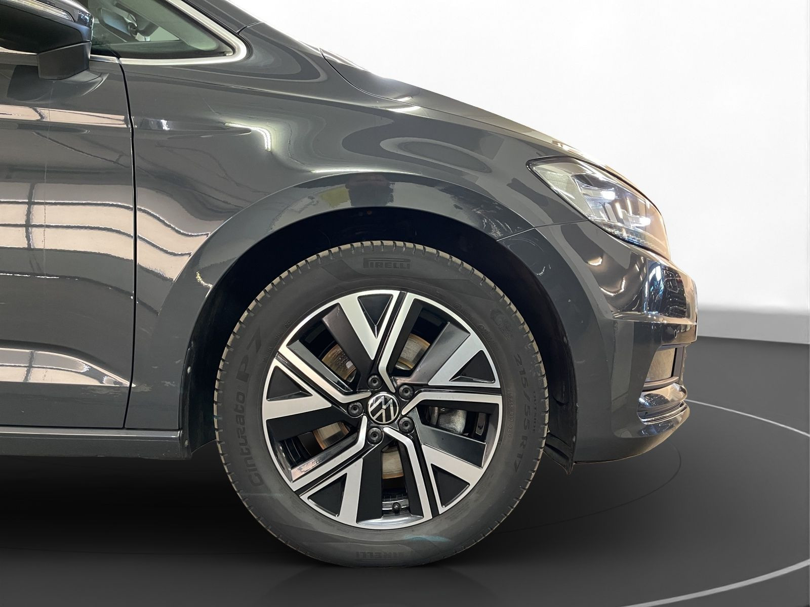 Volkswagen - Touran_13