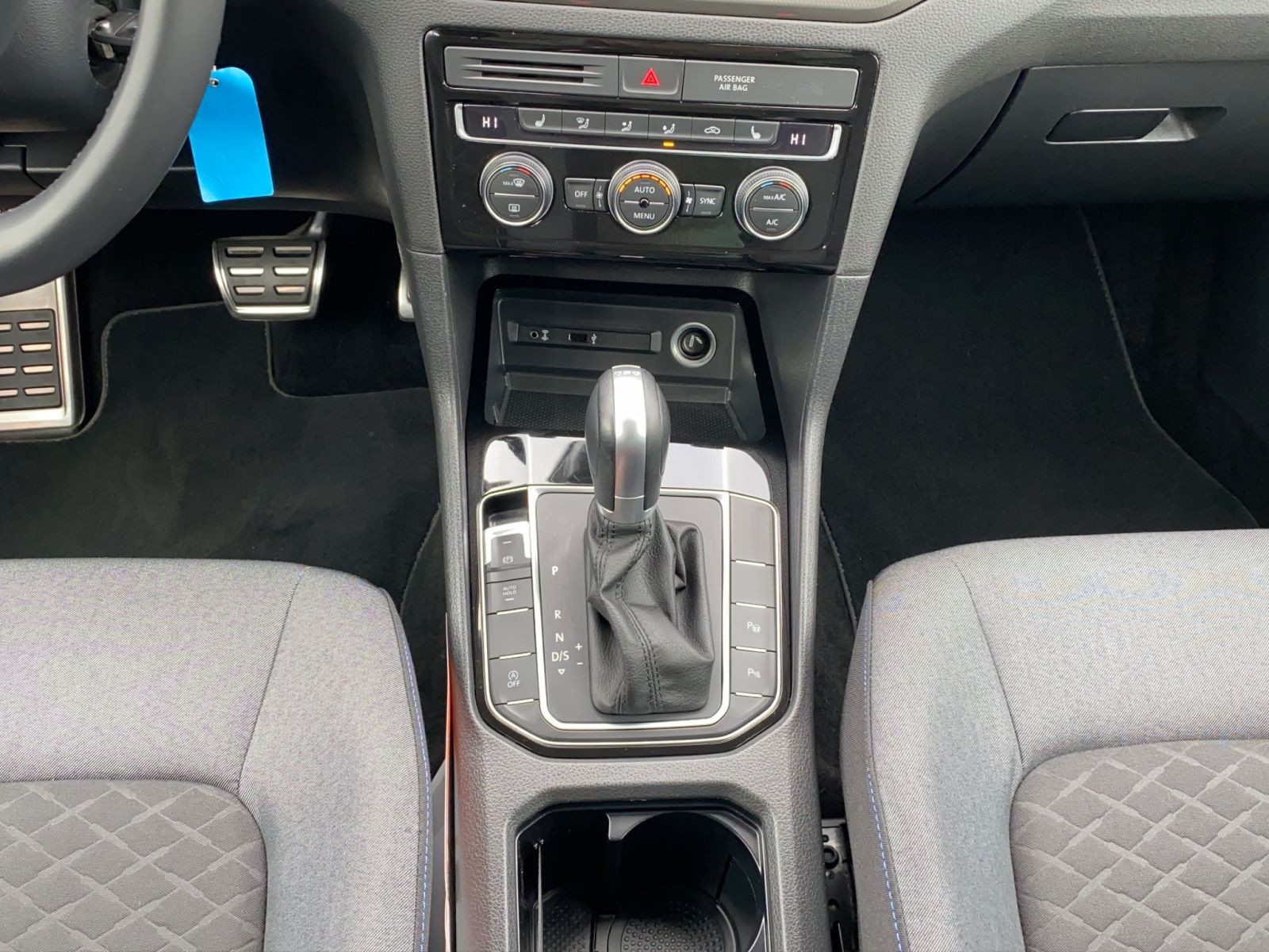 Volkswagen - Golf Sportsvan_17