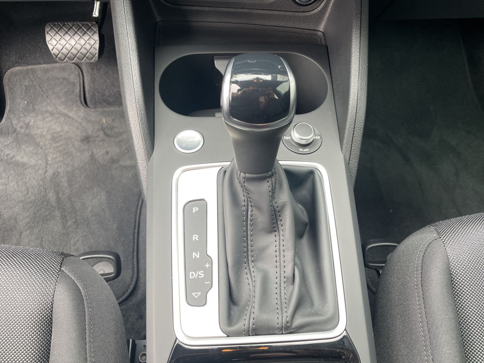 Audi - Q2_22