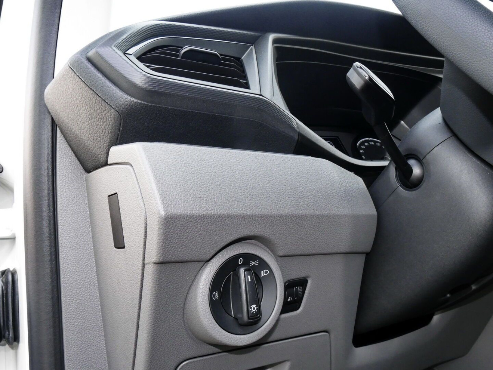 Volkswagen - T6.1 Transporter_12