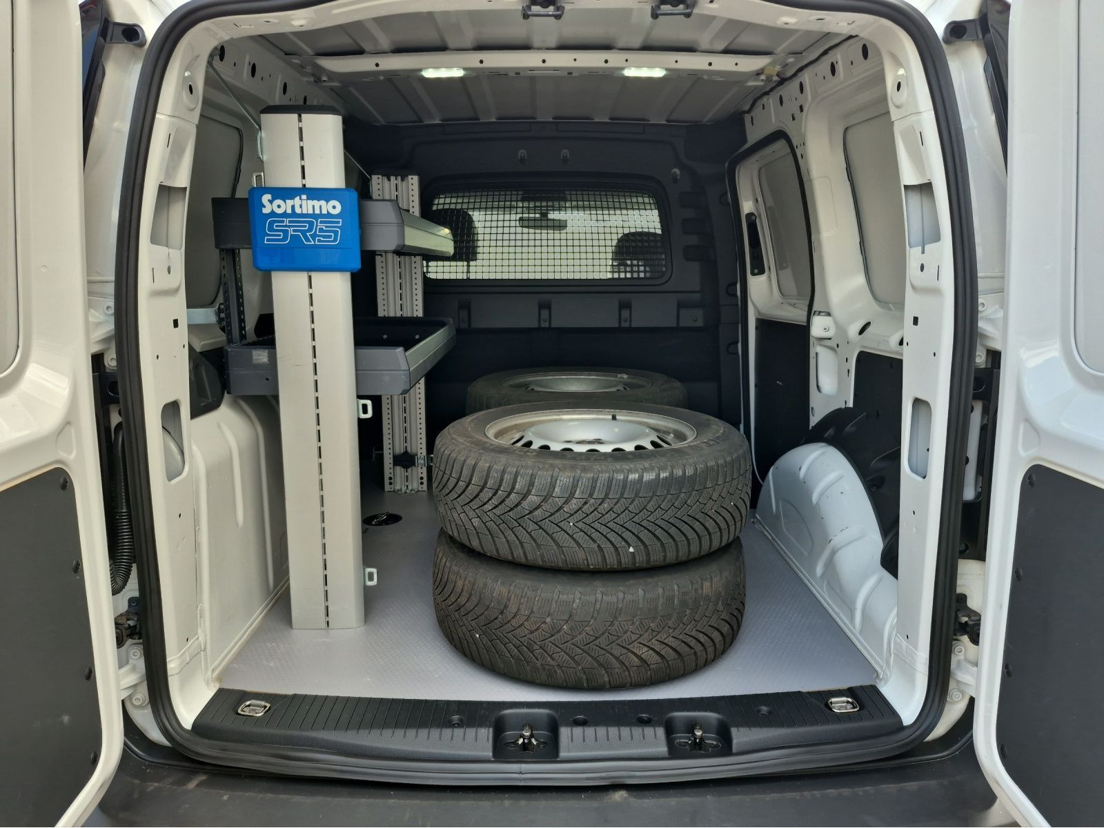 Volkswagen - Caddy Cargo_8