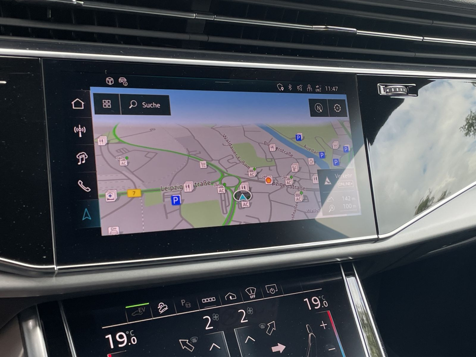 Audi - Q8_14