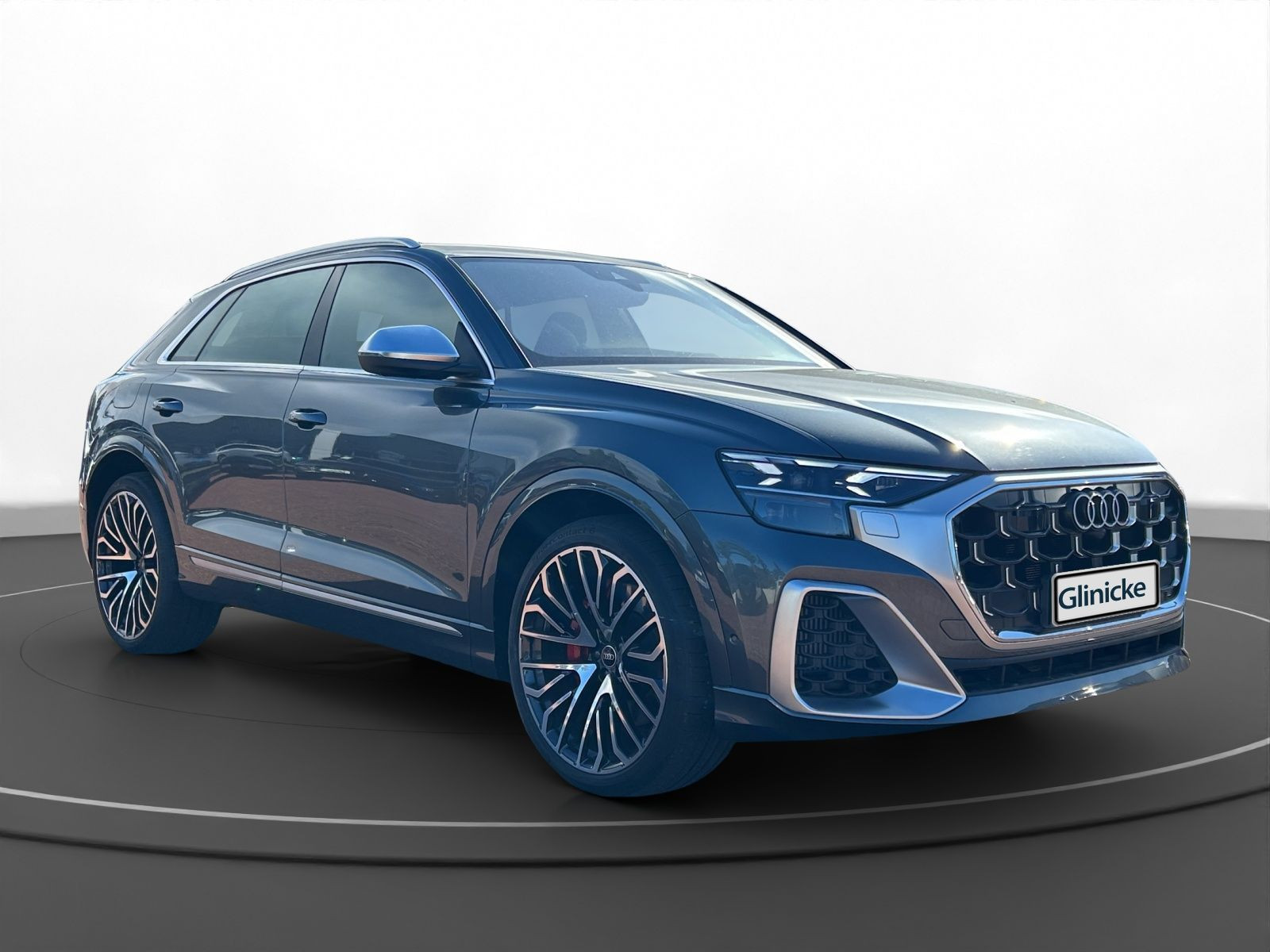 Audi - SQ8_17
