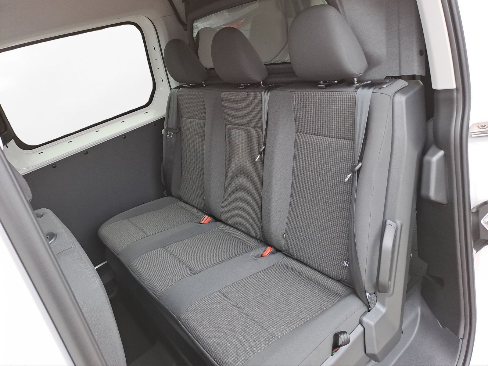 Volkswagen - Caddy_13