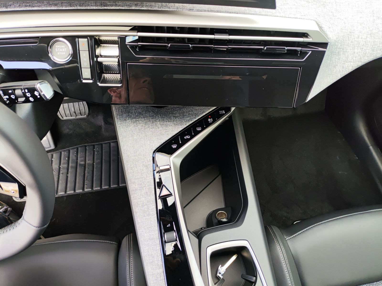 Peugeot - 5008_16