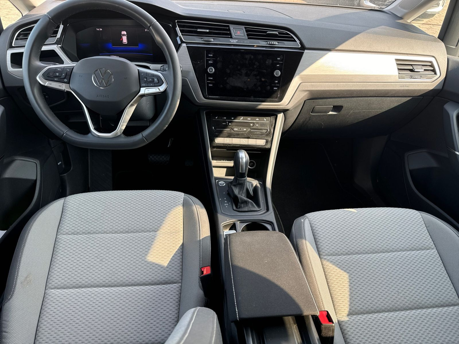 Volkswagen - Touran_6